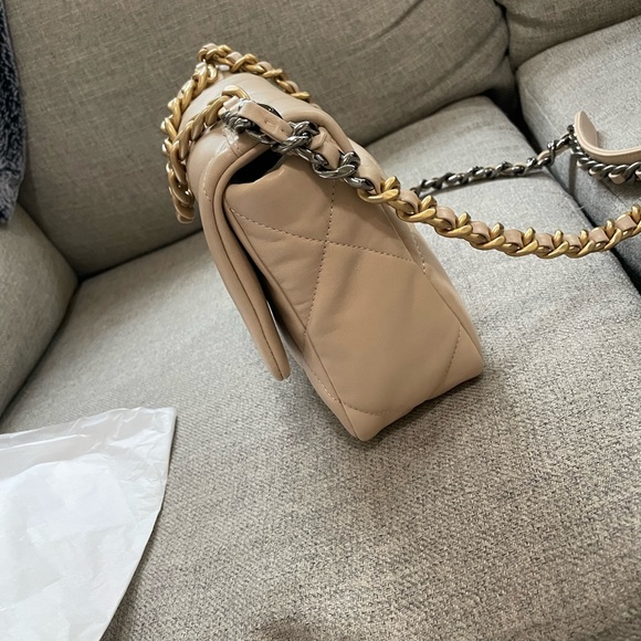SOLD Chanel 19 21k beige - Picture 9 of 9